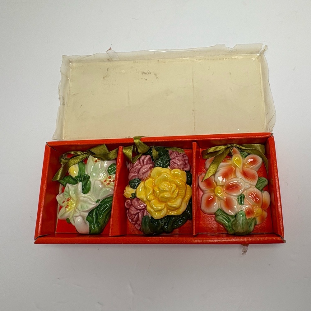 Vintage Floral Ceramic Wall Art Hooks in Original Box